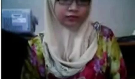 کارگر شورت سکسی دختر ستاره ، قایقرانی کنید