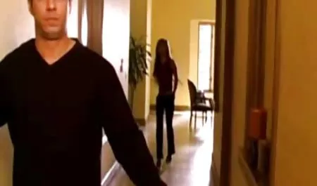 جید ماریا بیش از حد غفلت ضبط شده توسط بانک بزرگ گربه سفید لباسهای سکسی براد مچاله