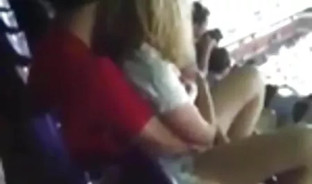 مامان اجازه می دهد دوست پسر فاک دختر Slutty او سکس با لباس کردی