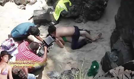 Naked Shoot Rome سکس روی لباس Land Park Italy .mp4
