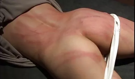 MILF باردار شلوارک سکسی