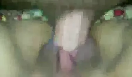 دانش آموز مدرسه ریزه اندام bffs stepdad را ساتن سکس اغوا می کند